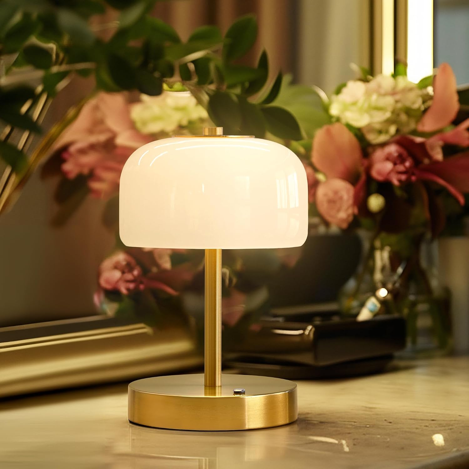 West Elm Sculptural Glass Table Lamp, Clear / white detail